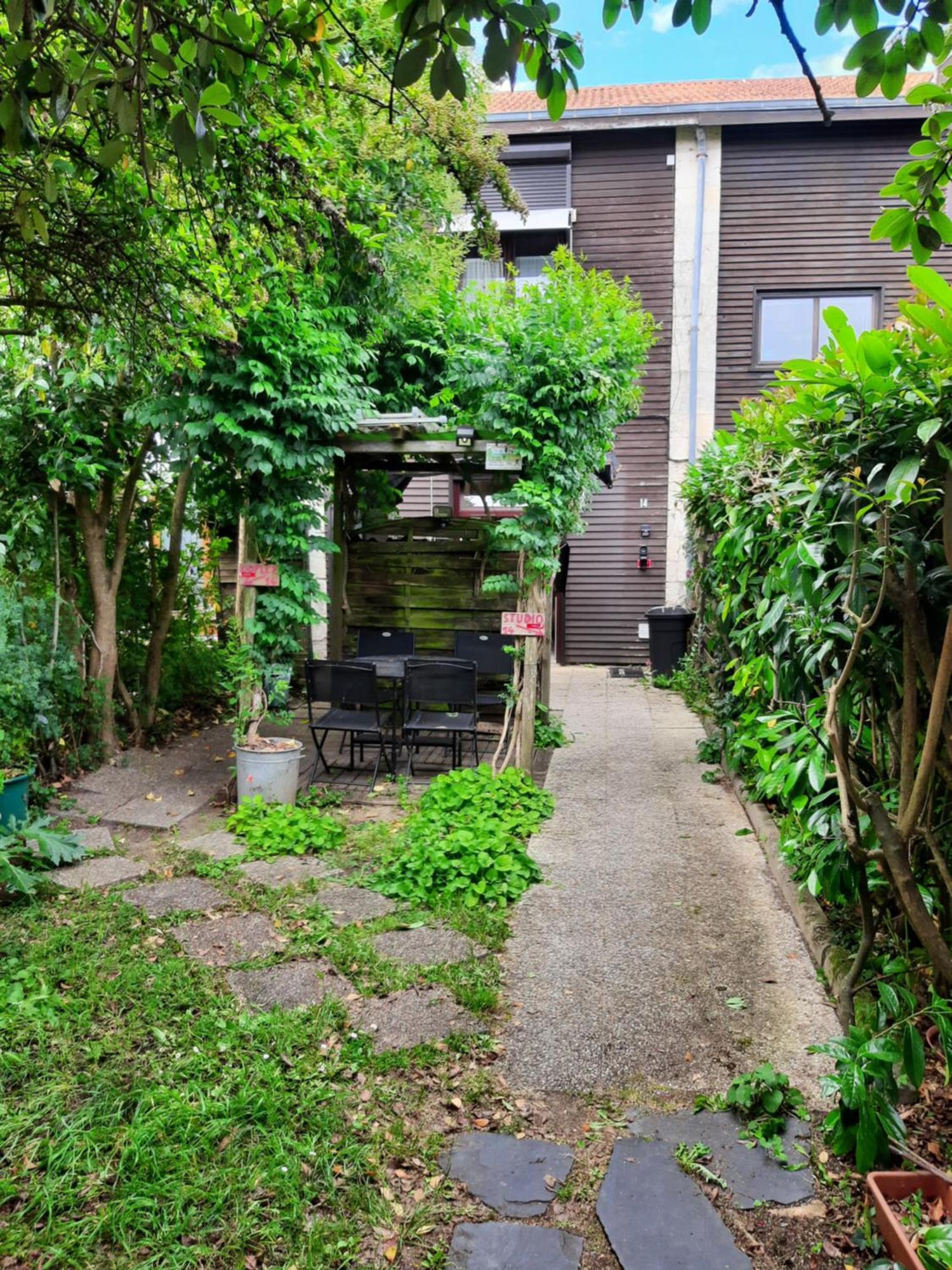 Duplex14H 1Er Etage Jardinet 1 Parking Ou Studio14B Rdc Terrasse Sans Parking La Rochelle  Exterior photo