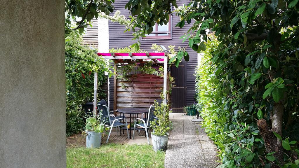 Duplex14H 1Er Etage Jardinet 1 Parking Ou Studio14B Rdc Terrasse Sans Parking La Rochelle  Exterior photo